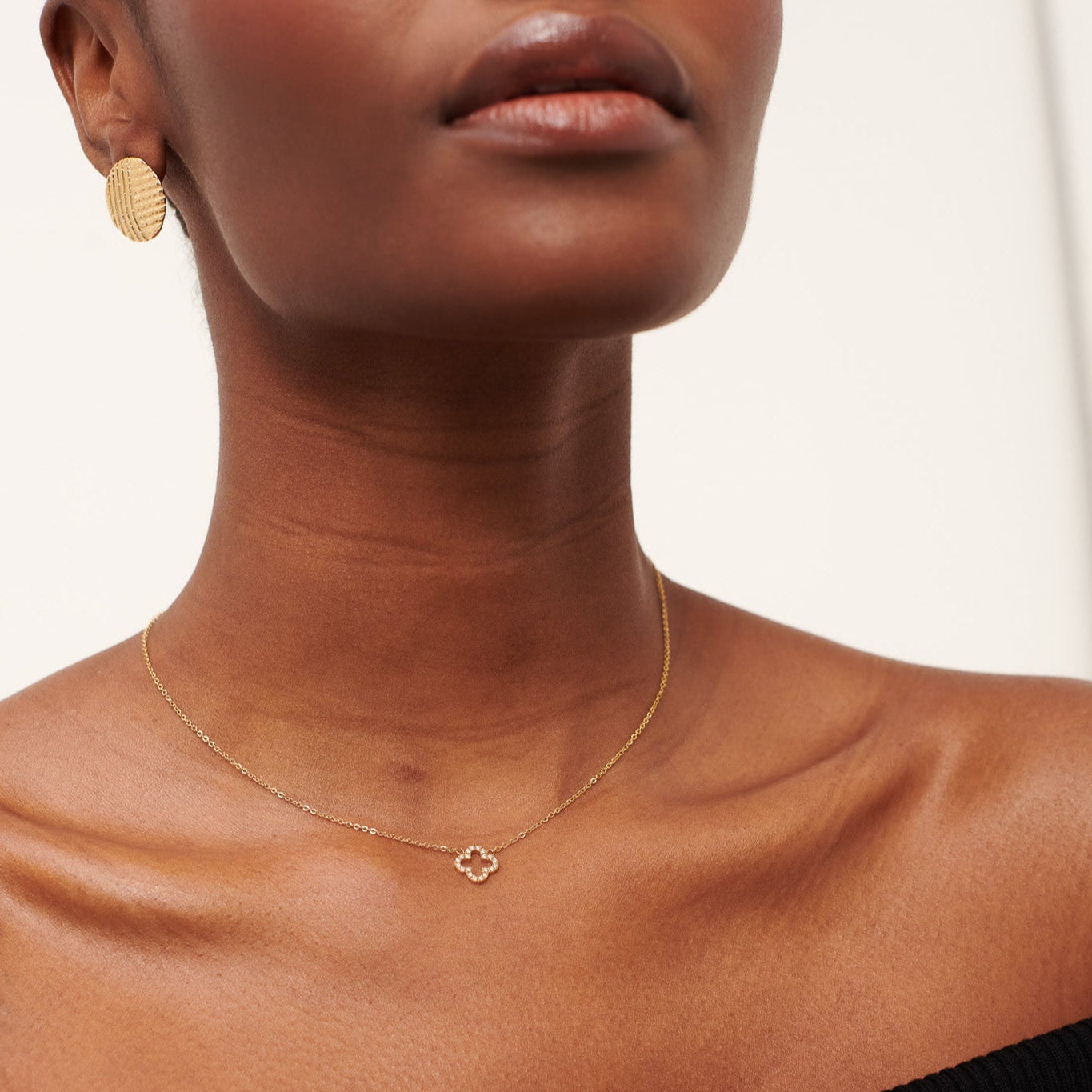 Emma Clover Pendant Necklace