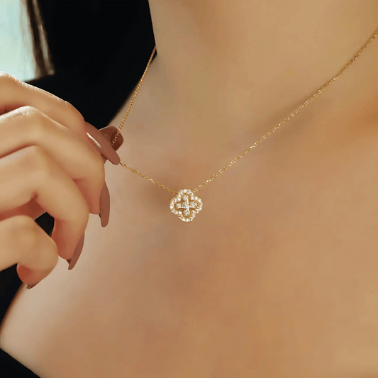 Lora Clover Pendant Necklace