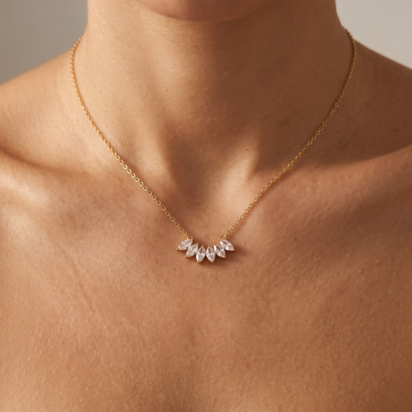 Élodie Crystal Leaf Gold Necklace - Joie d’Or