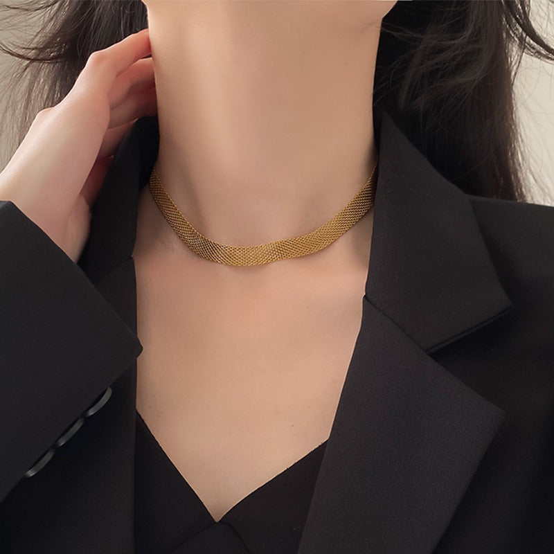 Élise Gold Mesh Necklace
