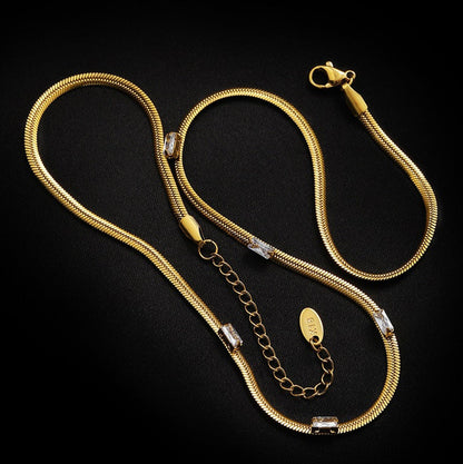 Eve Herringbone Gold Necklace