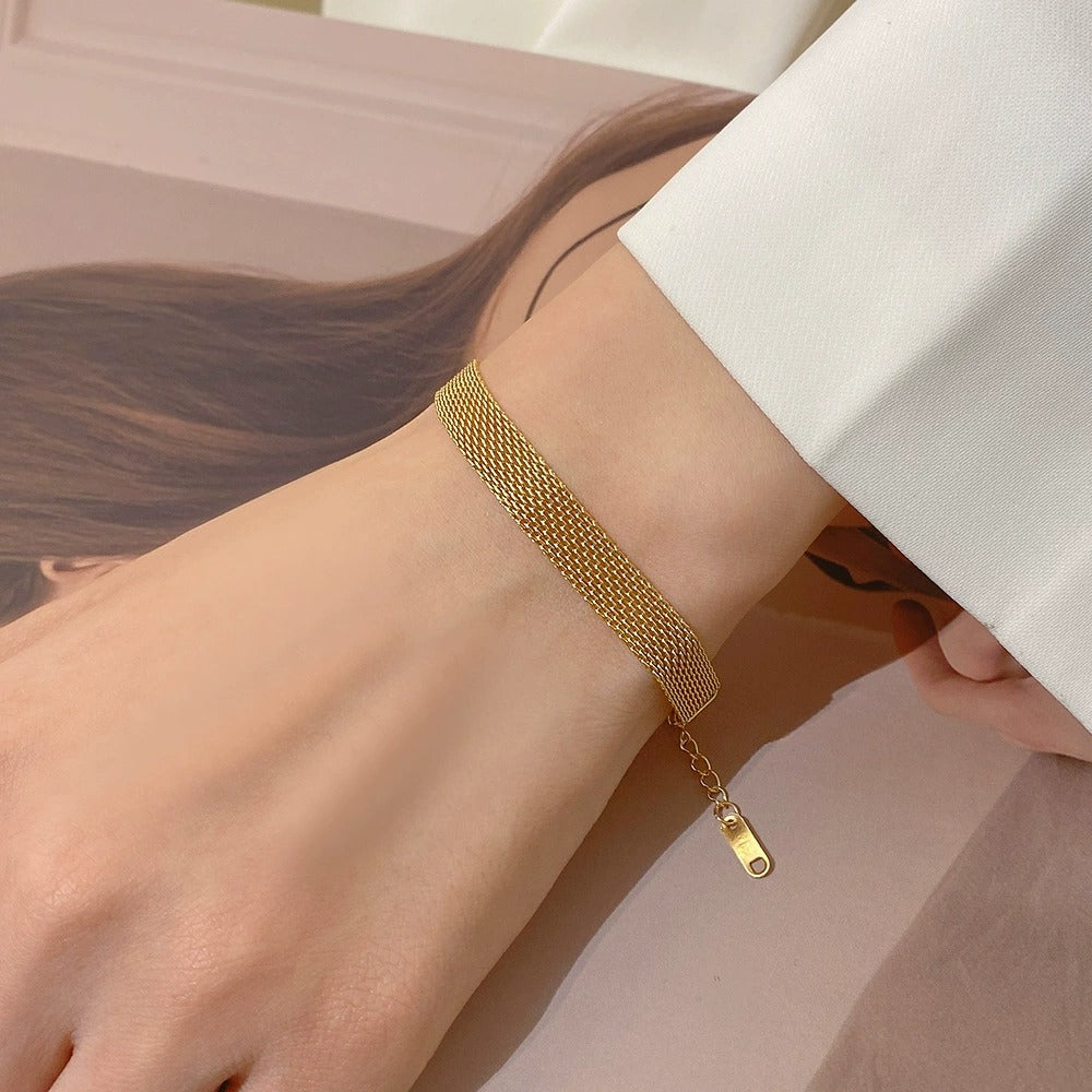 Élise Gold Mesh Bracelet