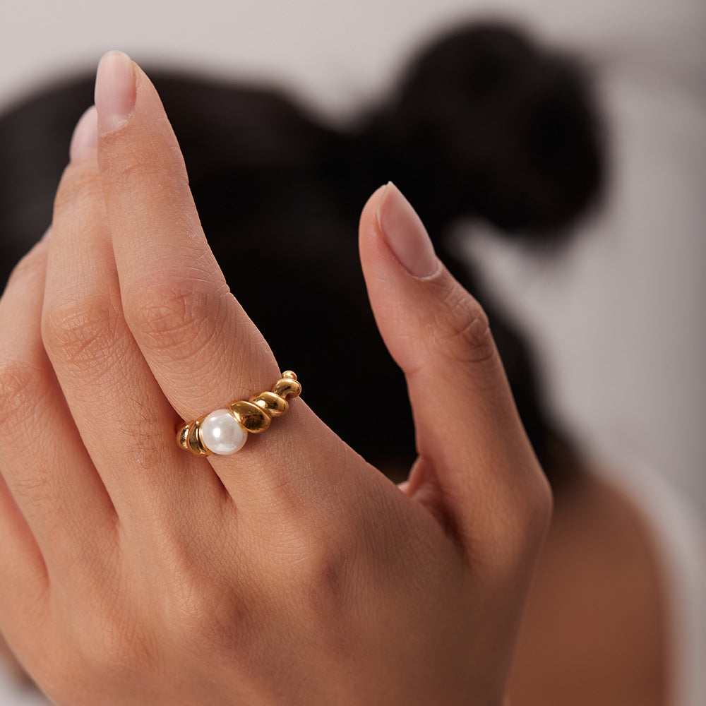 Scarlett Pearl Ring