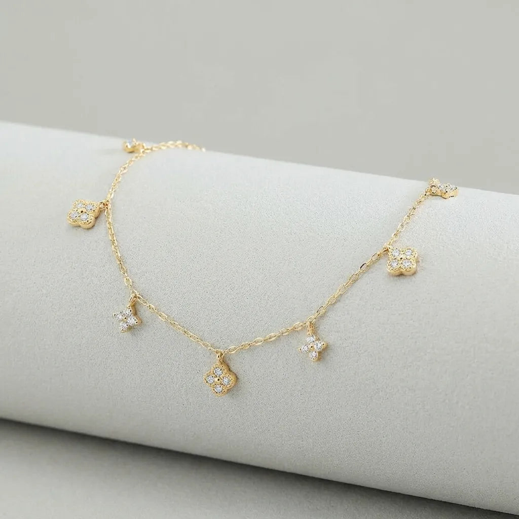 Aurélie Glimmer Charm Bracelet - Joie d’Or