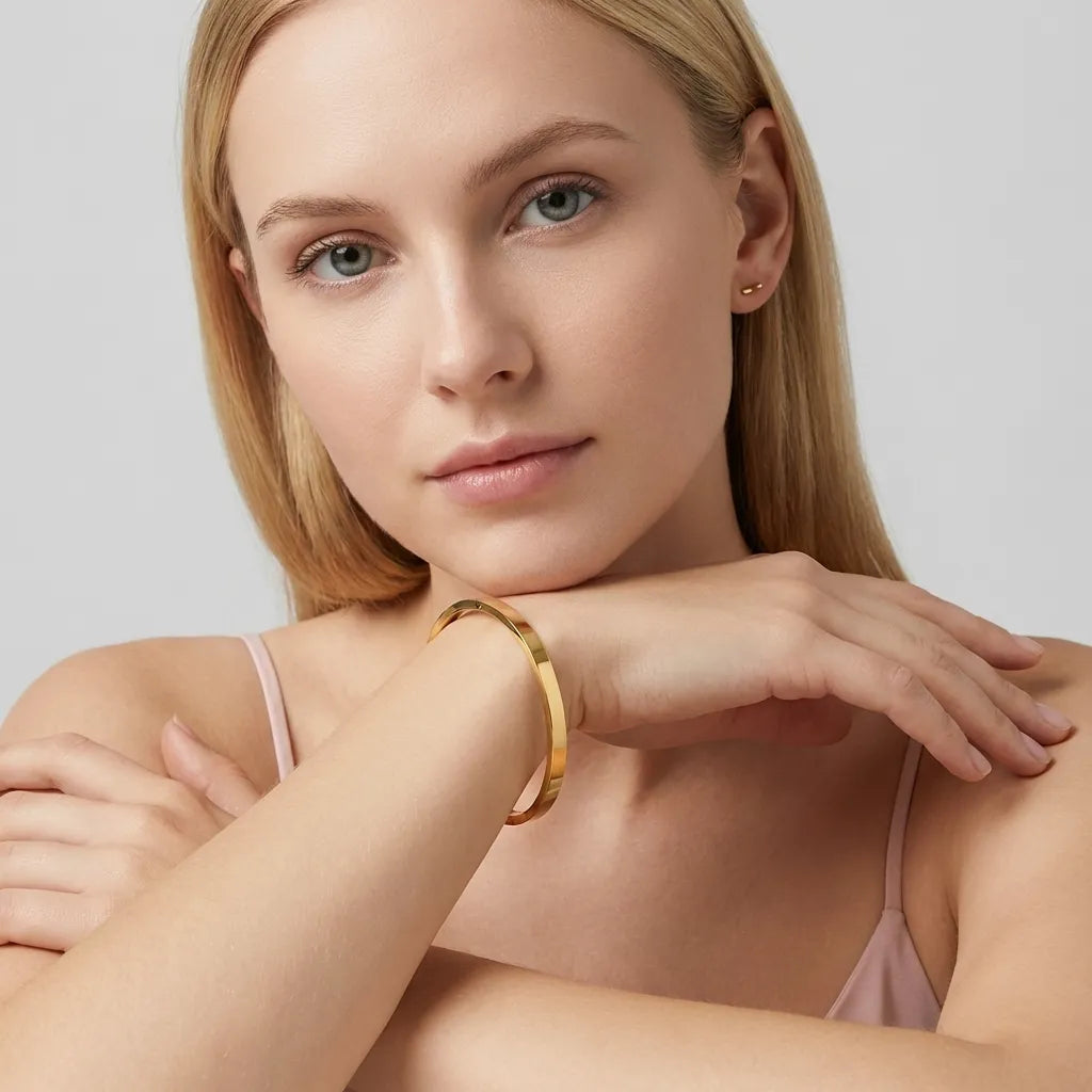 Sarah Gold Bangle - Joie d’Or