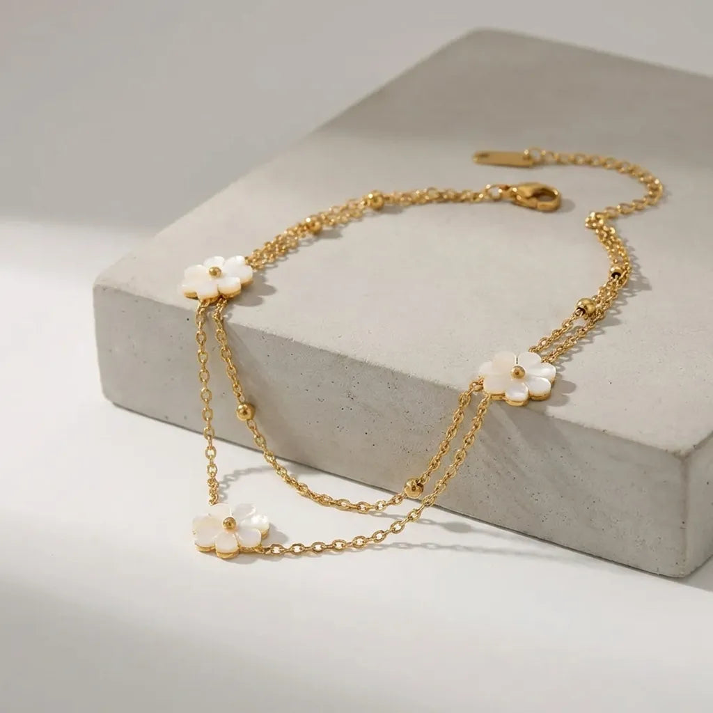 Camille White Flower Anklet - Joie d’Or