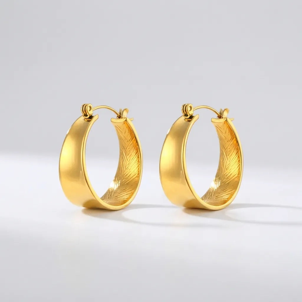 Lyla Hoop Earrings - Joie d’Or