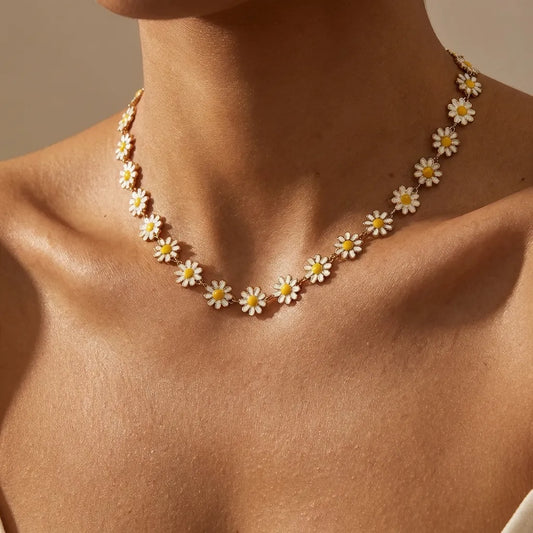 Fiona White Flowers Necklace - Joie d’Or