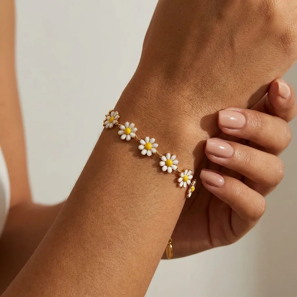 Fiona White Flowers Bracelet - Joie d’Or