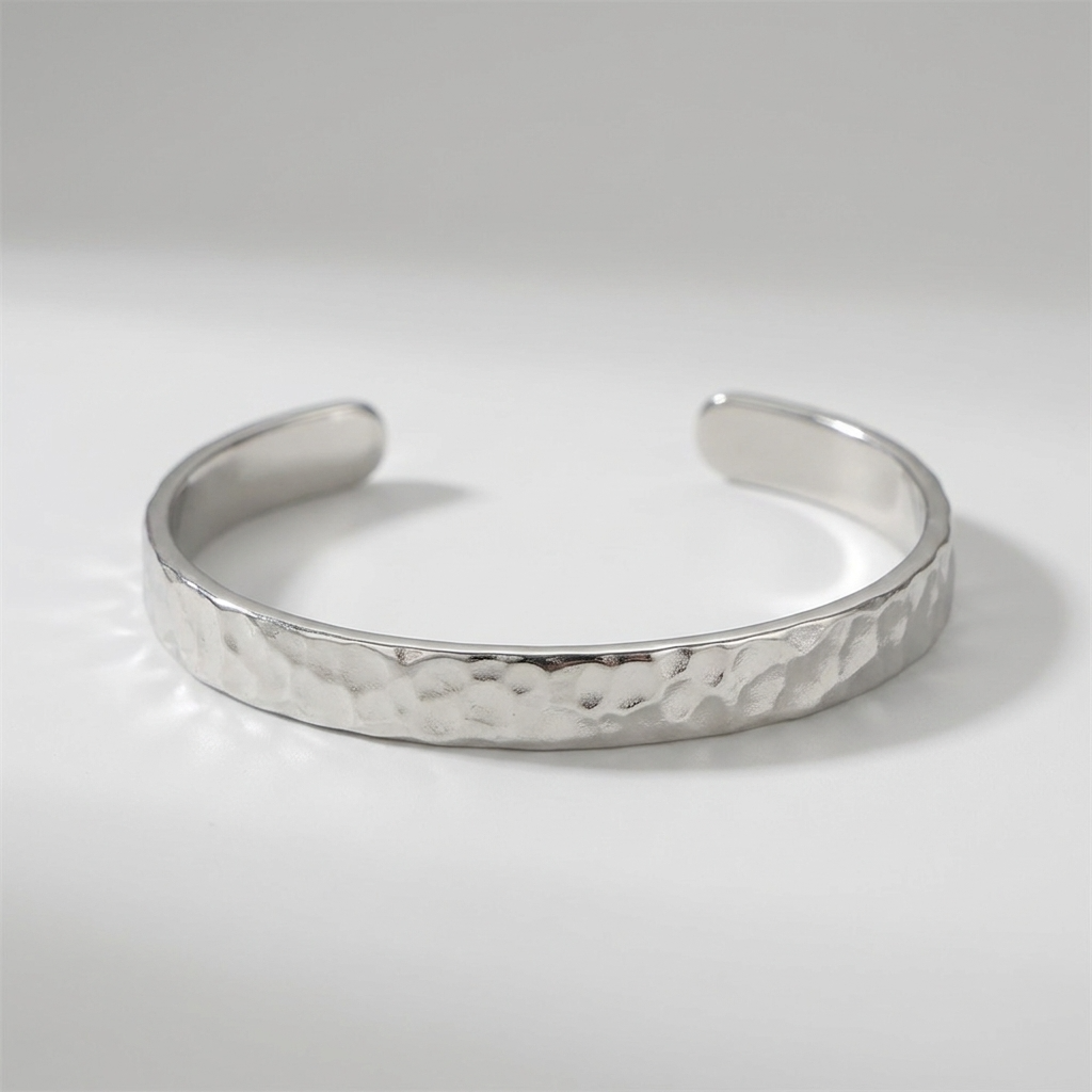 Emma Hamered Gold Bangle - Joie d’Or