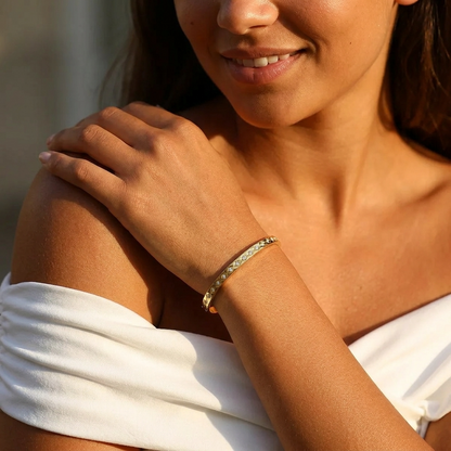 Isabella Pavé Crystal Bangle - Joie d’Or