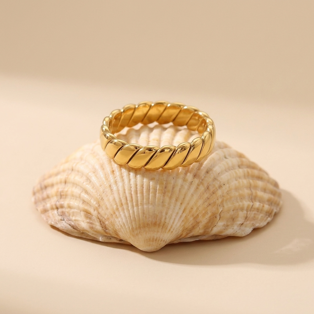 Clara Twisted Gold Ring - Joie d’Or