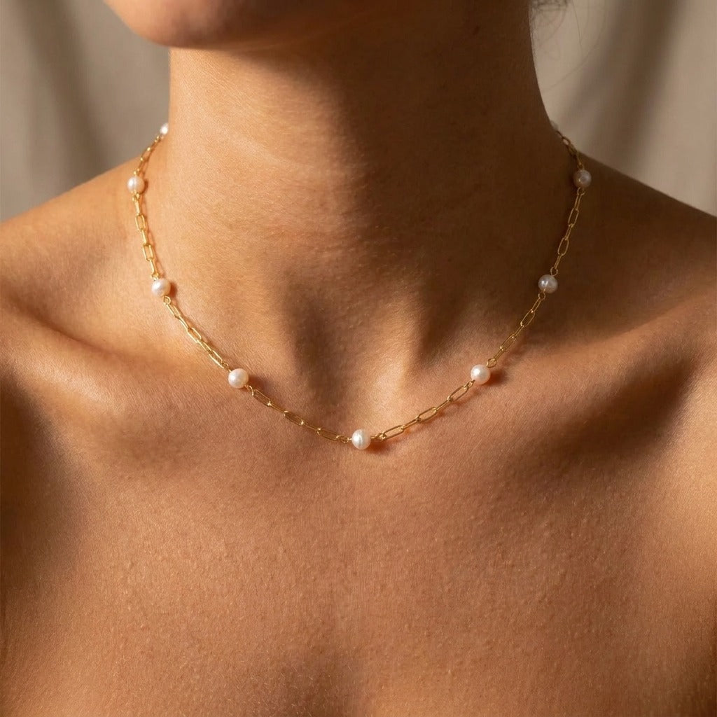 Léa Dainty Pearls Necklace - Joie d’Or