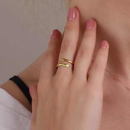 Amely Hug Ring