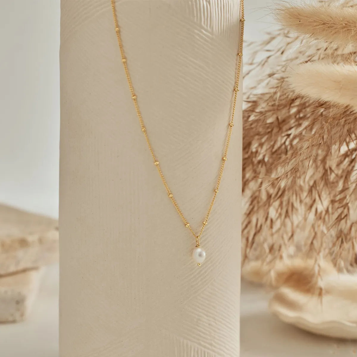 Léa Dainty Pearl Drop Necklace