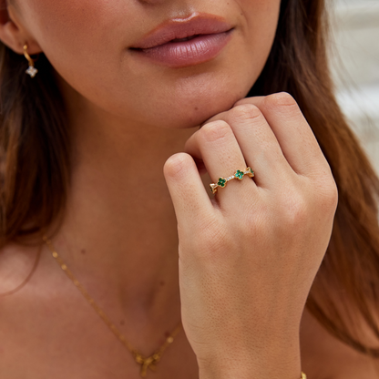 Emerald Clover Ring