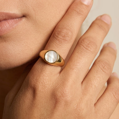 Mother Of Pearl Ring - Joie d’Or
